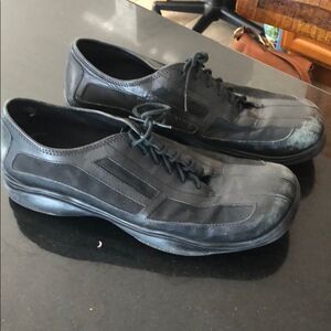 size 8  black tie shoes by Enzo just needs some shoe polish